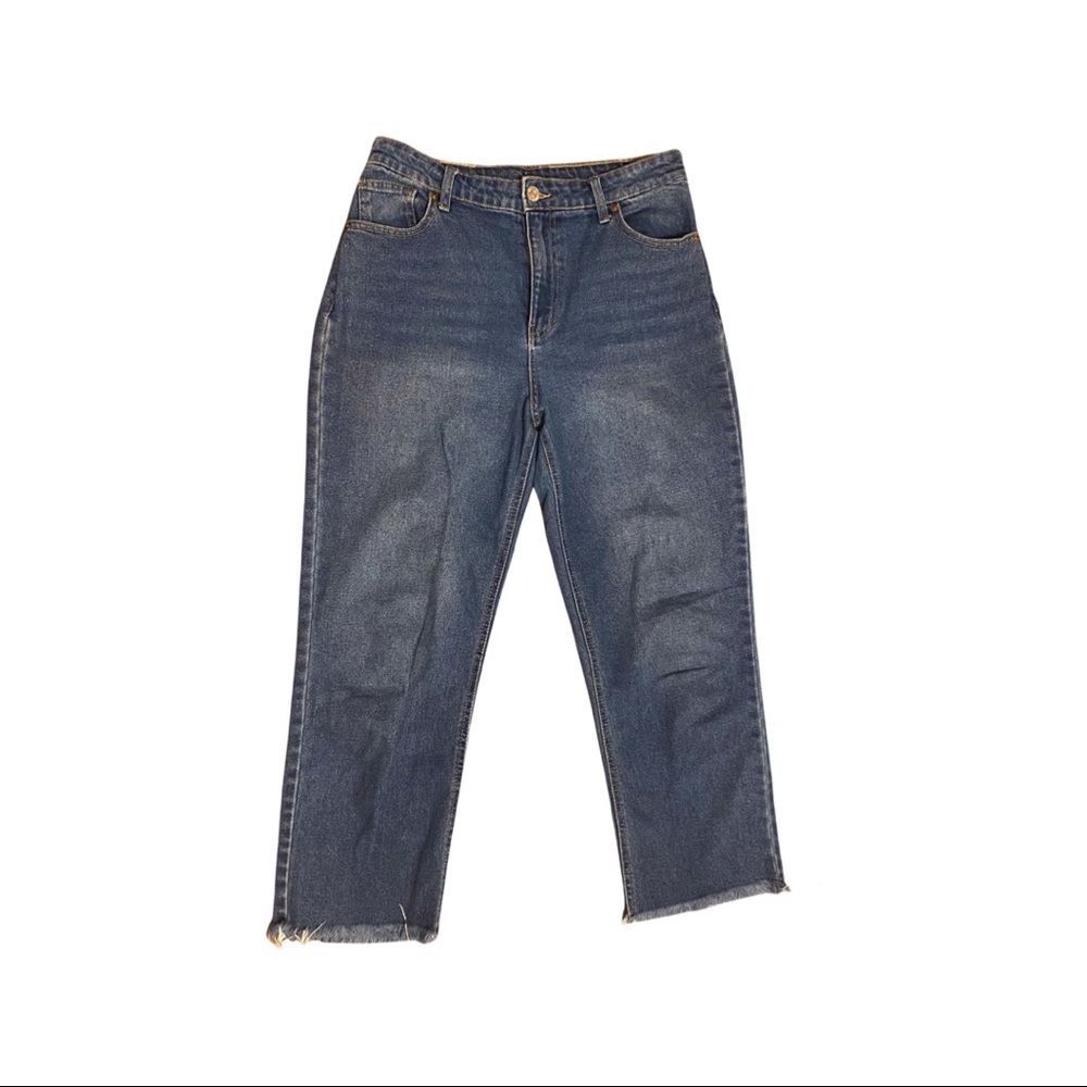 Straight Leg/Cropped Jeans